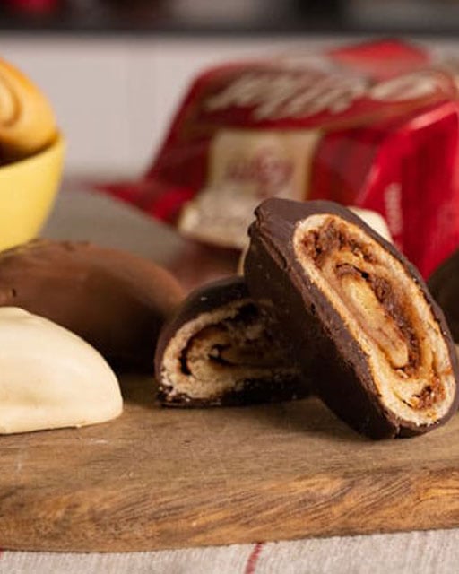 Chocolate-dipped Gifflar